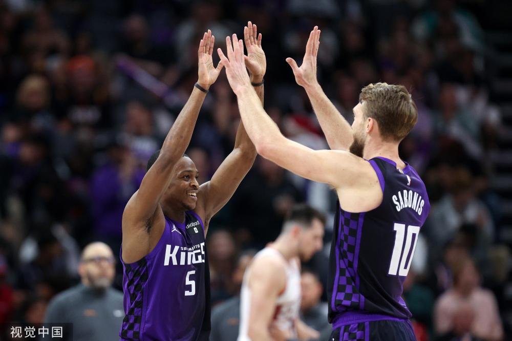 地沉浸在焕 地沉浸在焕